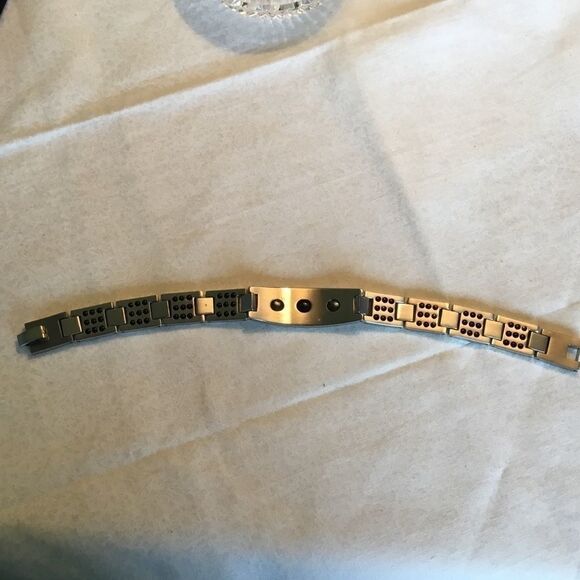 $10 ea or 3/$20 Silvertone and goldtone J’Mode bra - Picture 5 of 6